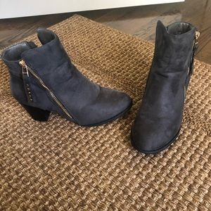 Charles Albert booties. Size 8.